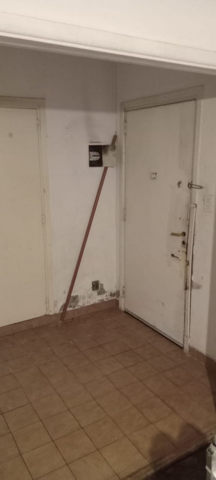 Condarco 900. Departamento 2 ambientes planta baja frente.