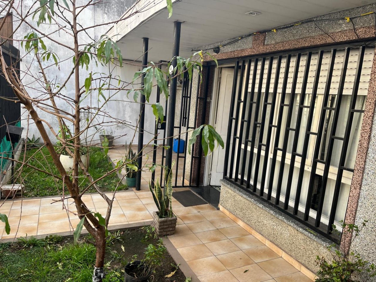 Cavia 588. Casa chalet de 3 ambientes.