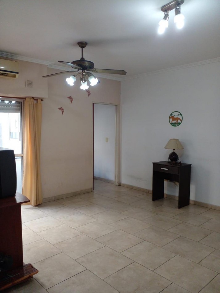 Zequeira 6900. PH 2 ambientes planta baja con patio.