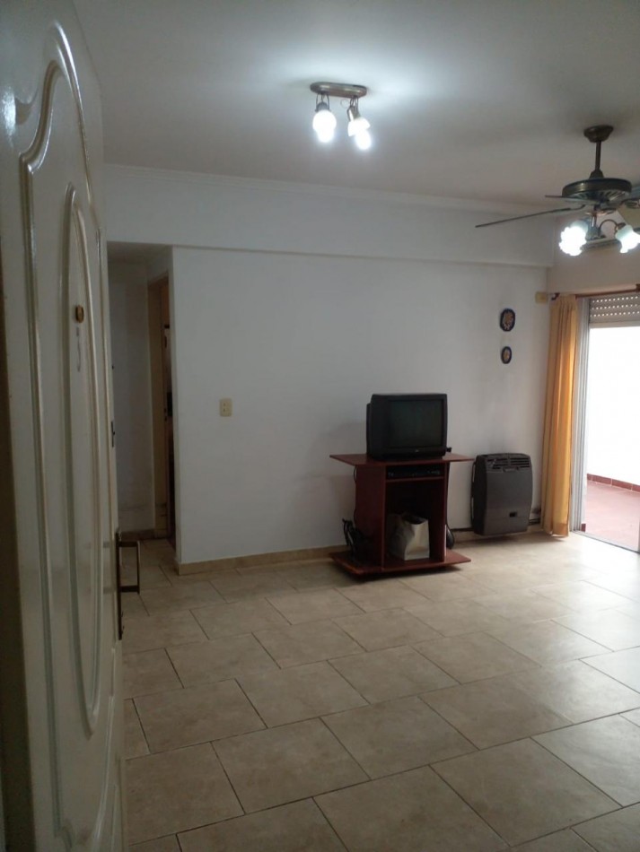 Zequeira 6900. PH 2 ambientes planta baja con patio.