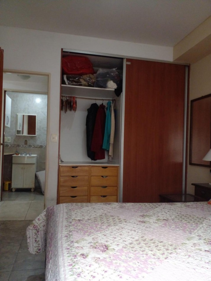 Zequeira 6900. PH 2 ambientes planta baja con patio.