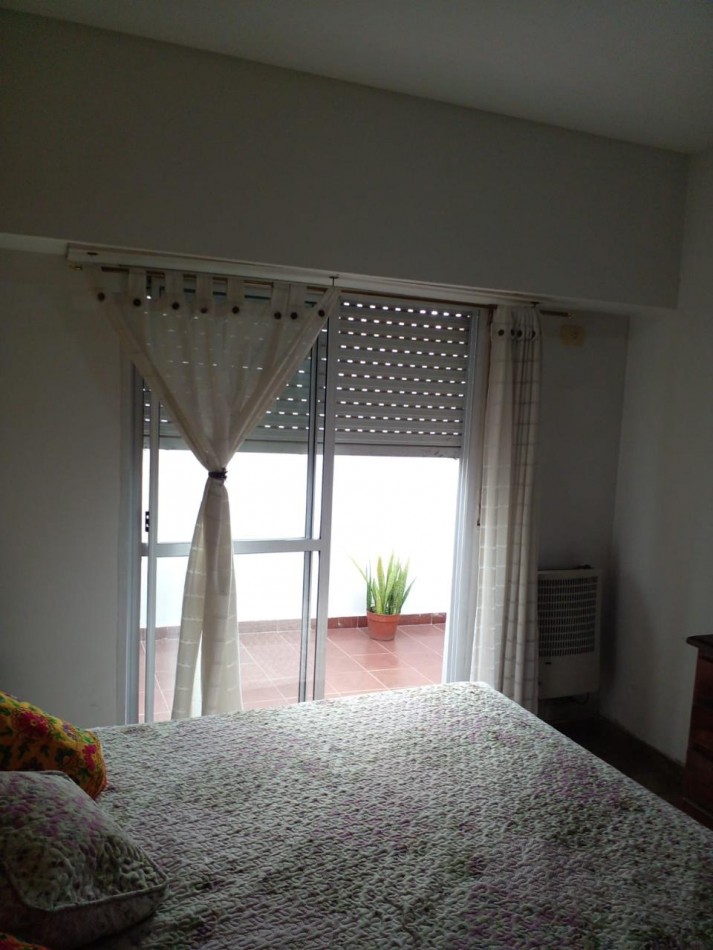 Zequeira 6900. PH 2 ambientes planta baja con patio.