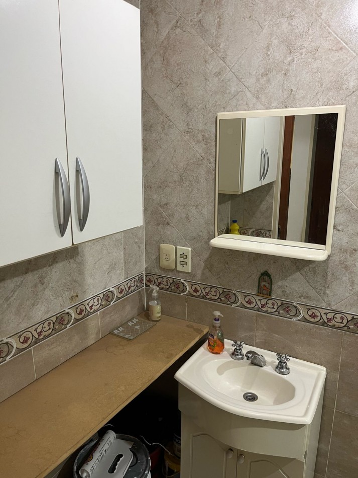 Zequeira 6900. PH 2 ambientes planta baja con patio.