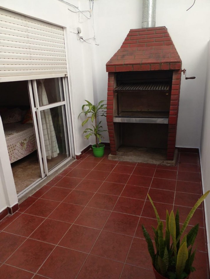 Zequeira 6900. PH 2 ambientes planta baja con patio.