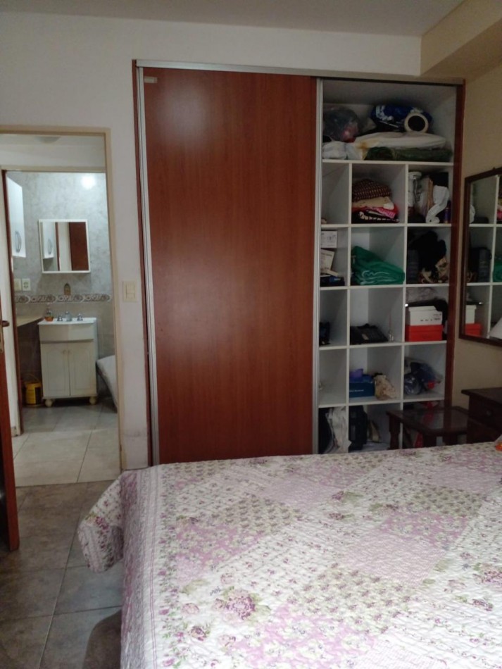 Zequeira 6900. PH 2 ambientes planta baja con patio.