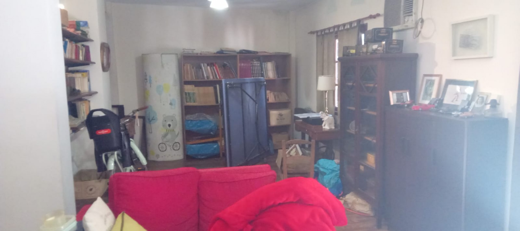 Origone 900. Casa 3 ambientes con entrepiso a terminar.