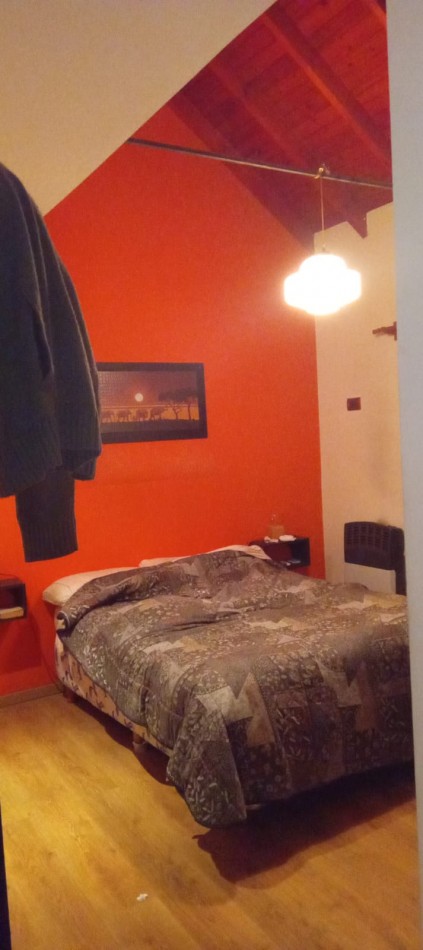 Origone 900. Casa 3 ambientes con entrepiso a terminar.