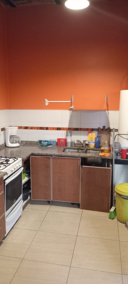 Basualdo 2500. PH 4 ambientes al frente.