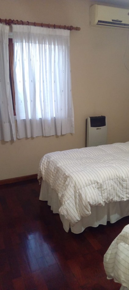 Cafayate 1100. Chalet 4 ambientes.