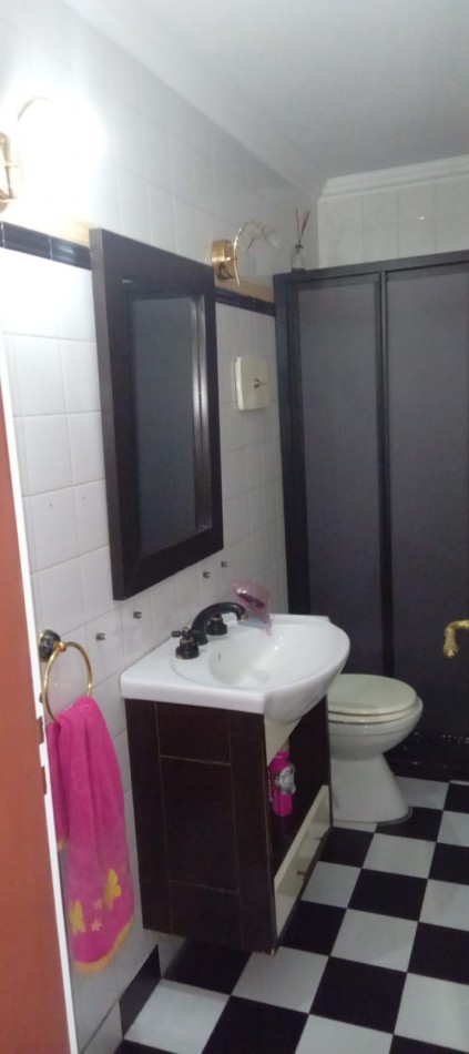 Cafayate 1100. Chalet 4 ambientes.