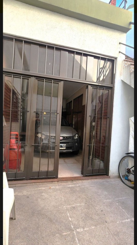 Ercilla 7000. Casa 4 ambientes.