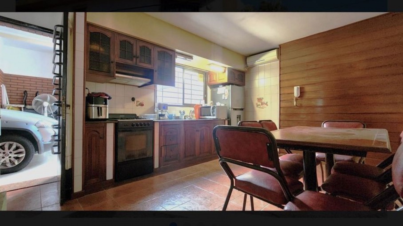 Ercilla 7000. Casa 4 ambientes.