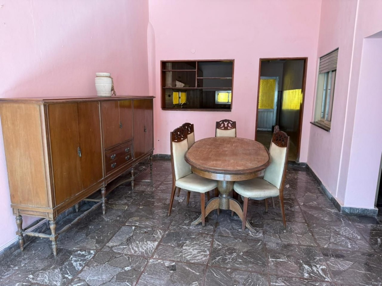 Pila 7300. Casa 5 ambientes.