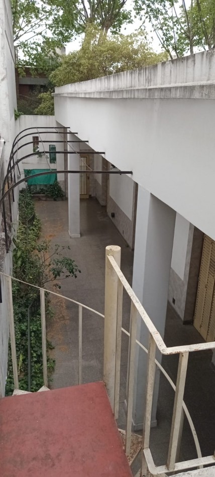 Montiel 700. Casa 4 ambientes a refaccionar.