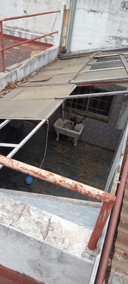 Montiel 700. Casa 4 ambientes a refaccionar.