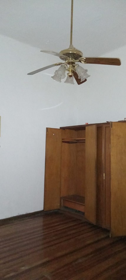 Montiel 700. Casa 4 ambientes a refaccionar.