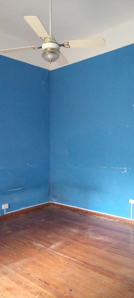 Montiel 700. Casa 4 ambientes a refaccionar.