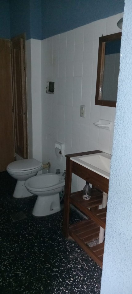 Montiel 700. Casa 4 ambientes a refaccionar.