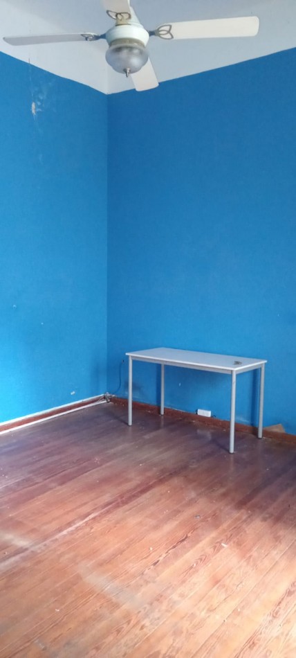 Montiel 700. Casa 4 ambientes a refaccionar.