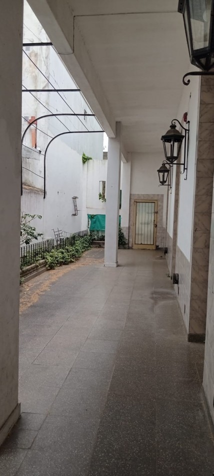 Montiel 700. Casa 4 ambientes a refaccionar.