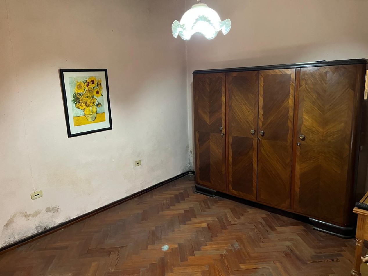 Timoteo Gordillo 2500. PH 2 1/2 ambientes patio y terraza.