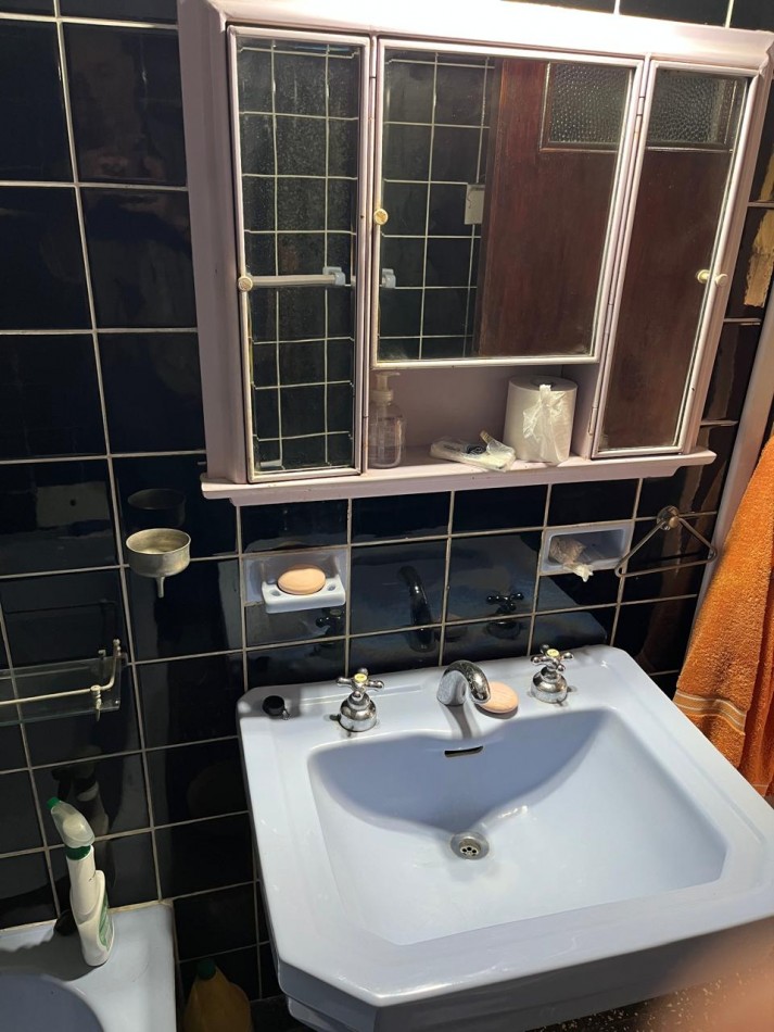 Timoteo Gordillo 2500. PH 2 1/2 ambientes patio y terraza.