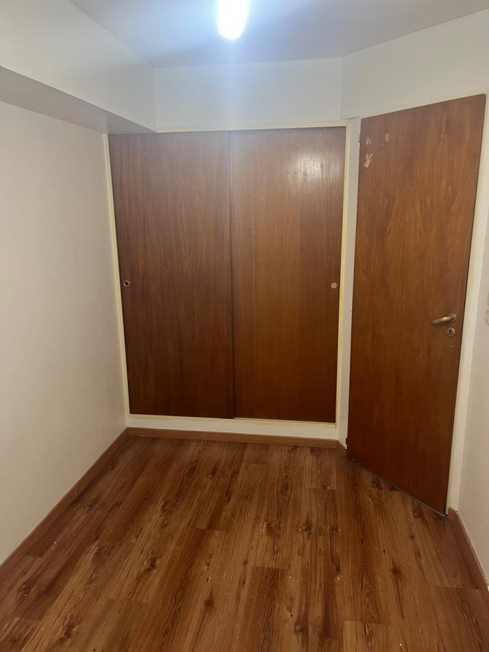 Larrazabal 1100. Departamento 4 ambientes con cochera.