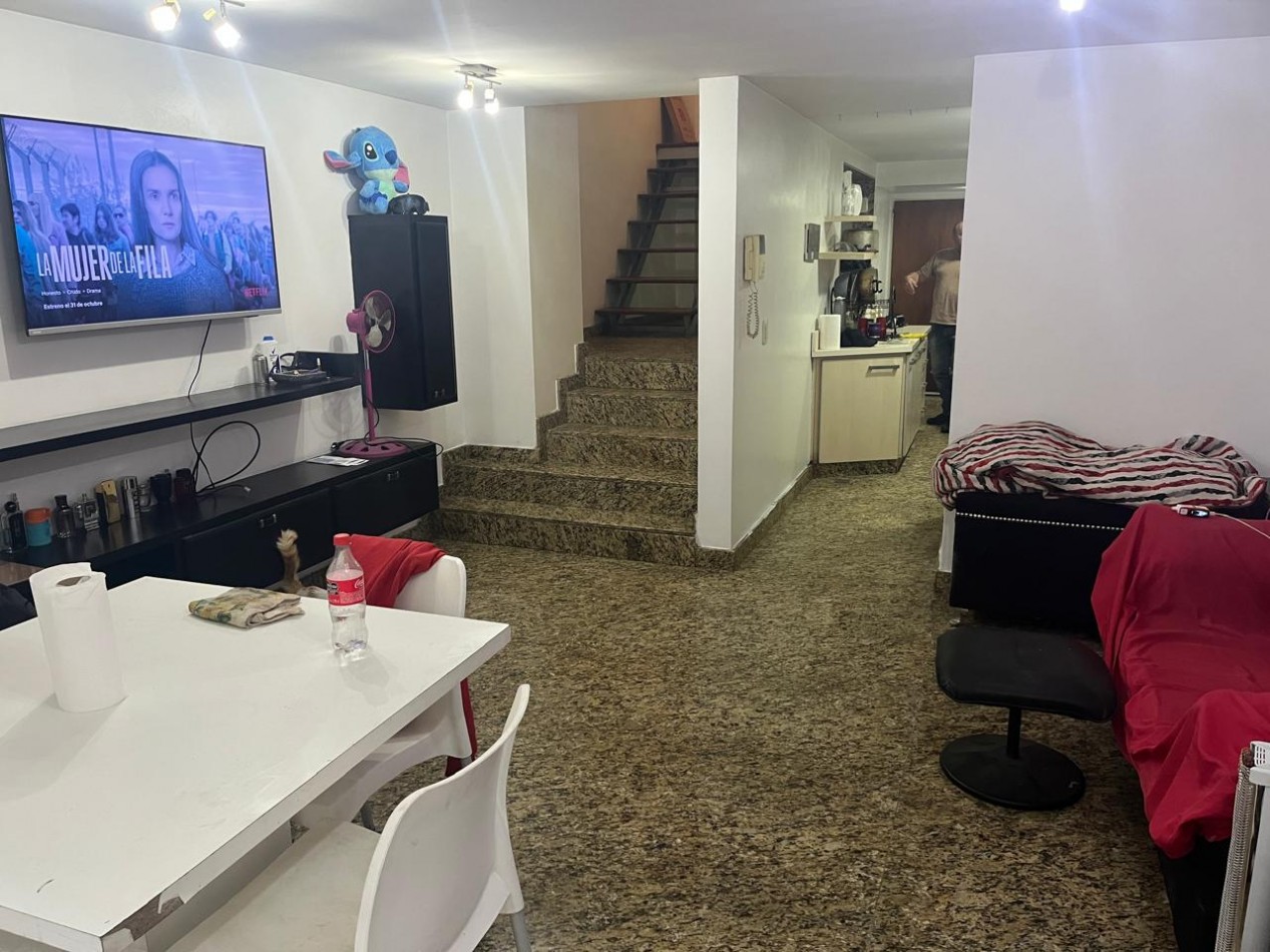 Larrazabal 1100. Departamento 4 ambientes con cochera.