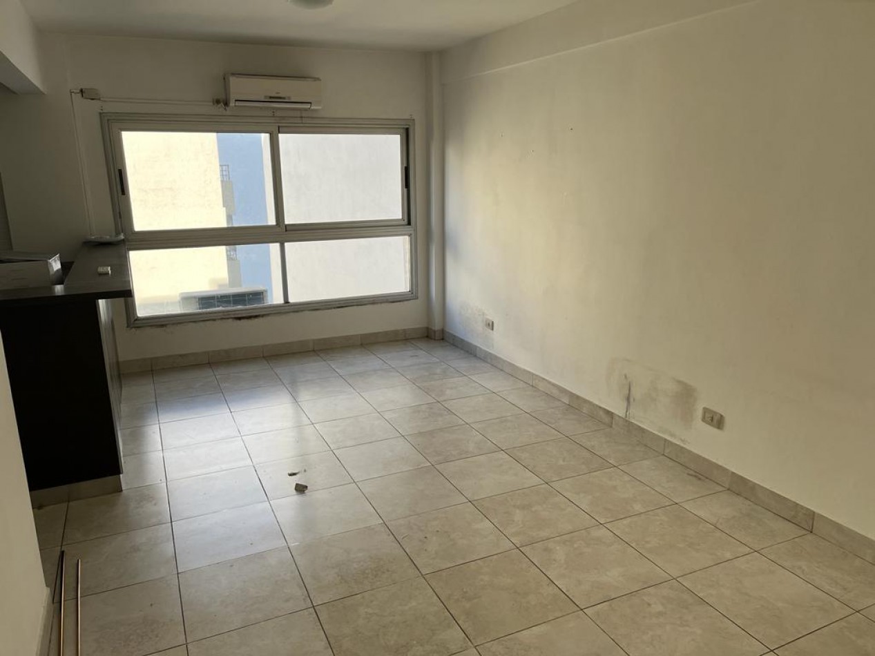 Directorio 600. Departamento 2 ambientes contrafrente.