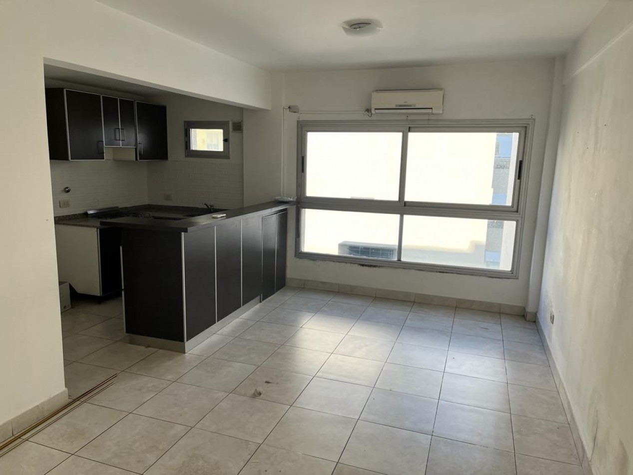 Directorio 600. Departamento 2 ambientes contrafrente.