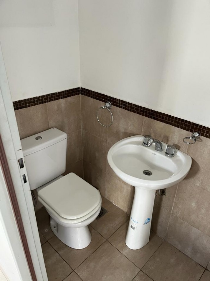 Directorio 600. Departamento 2 ambientes contrafrente.