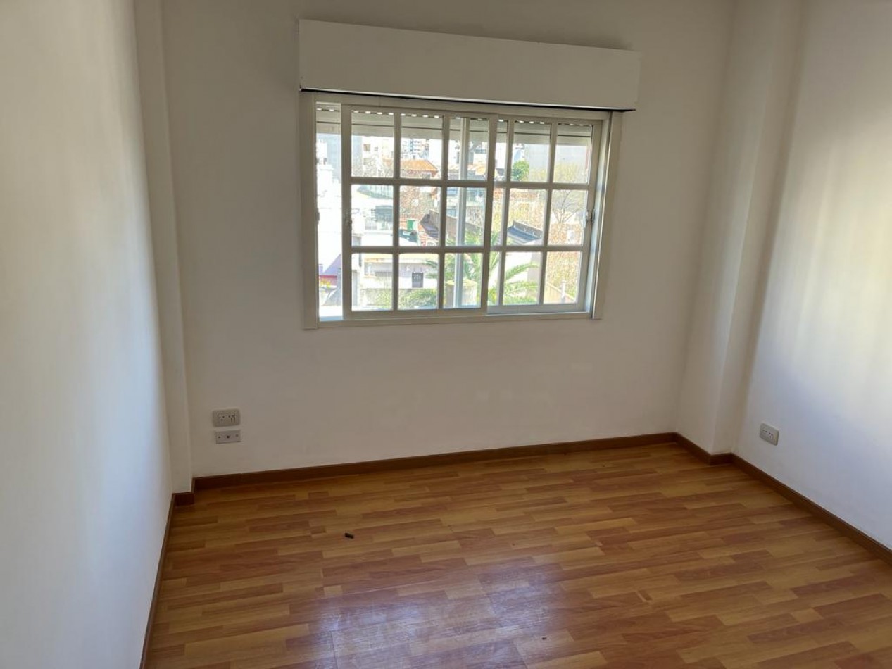 Pola 100. Departamento 2 ambientes frente