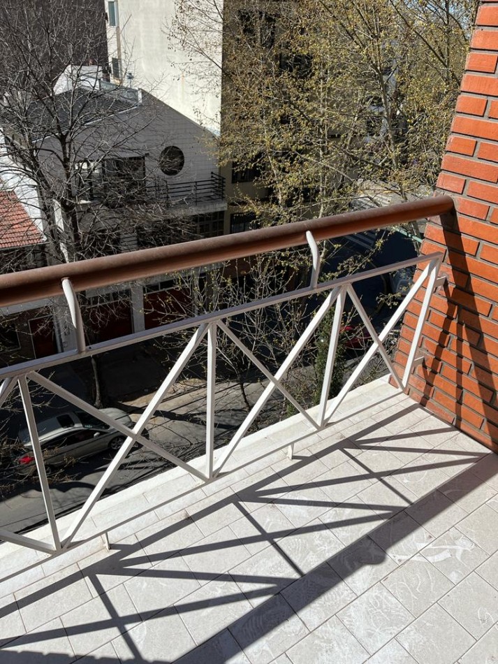 Pola 100. Departamento 2 ambientes frente