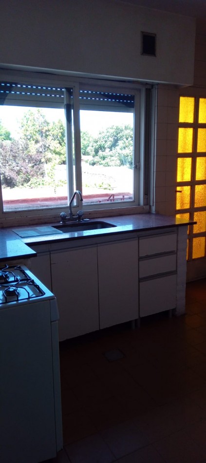 Martiniano Leguizamon 700. PH/Duplex 3 ambientes al frente.