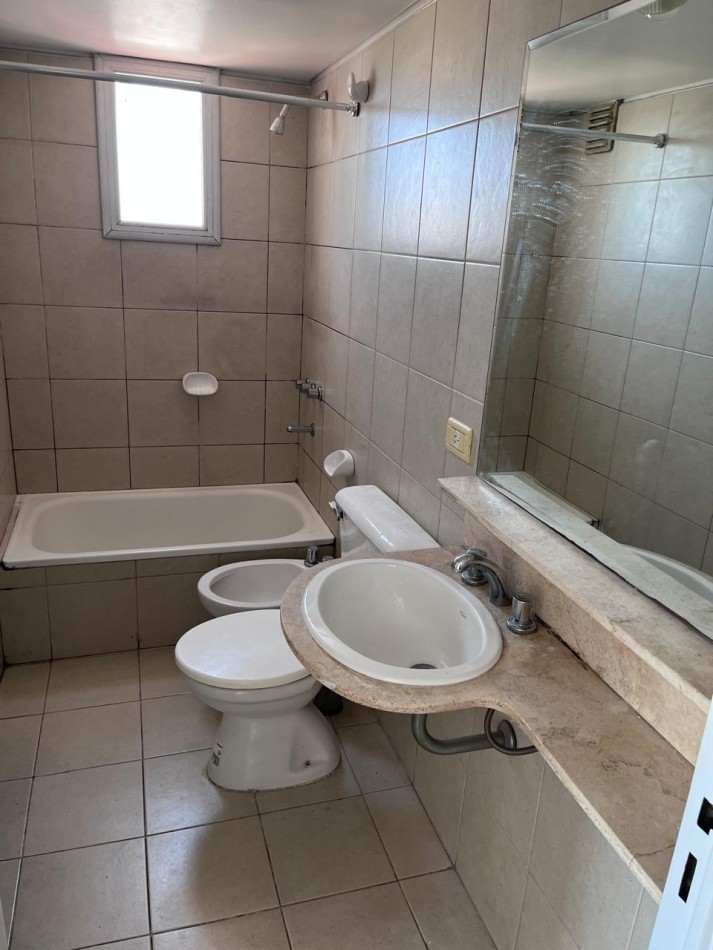 Juan Bautista Alberdi 5800. Departamento 2 ambientes con cochera.