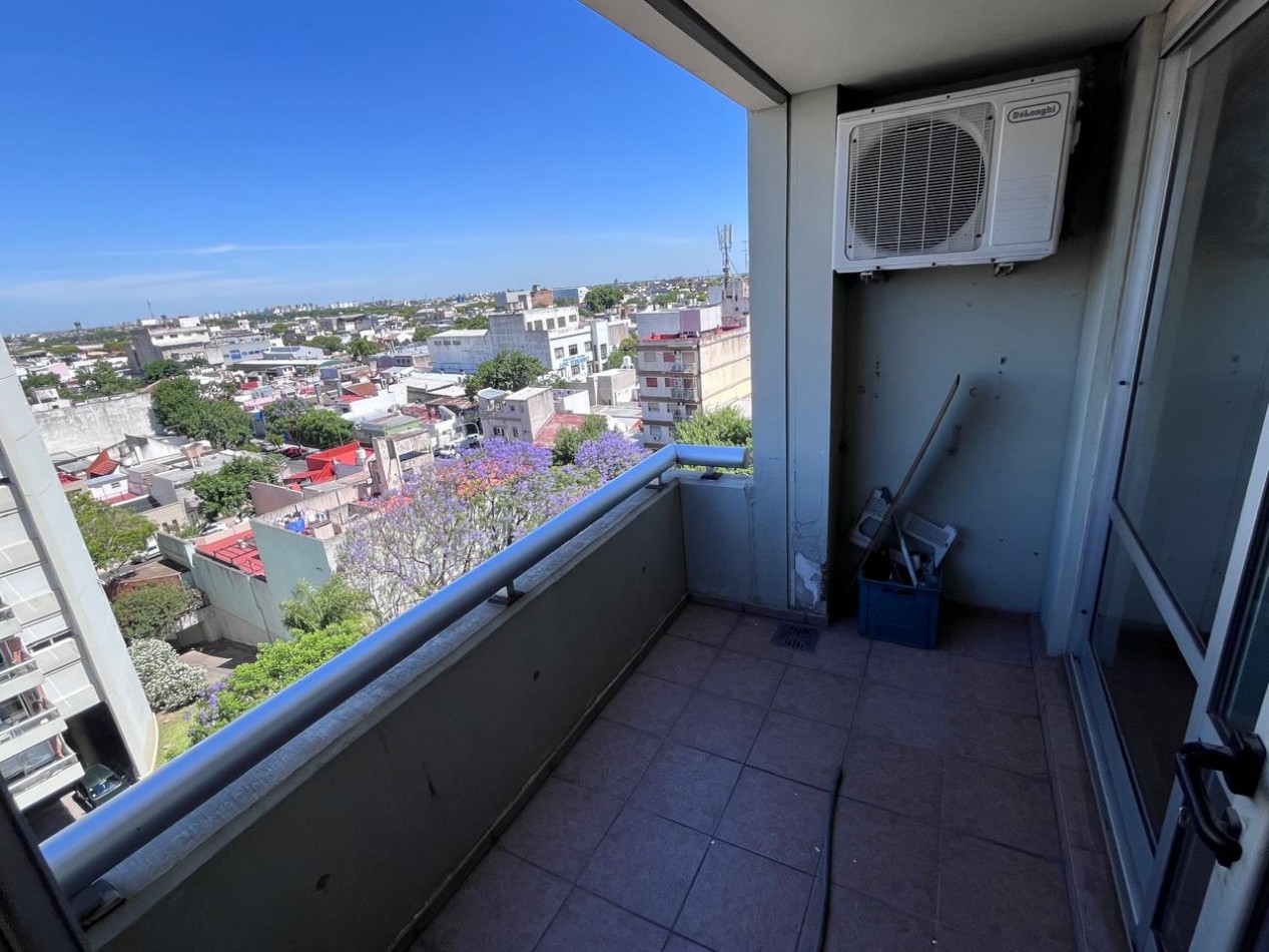 Juan Bautista Alberdi 5800. Departamento 2 ambientes con cochera.