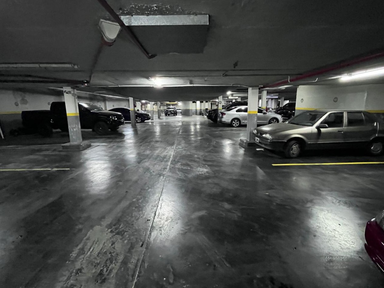 Juan Bautista Alberdi 5800. Departamento 2 ambientes con cochera.