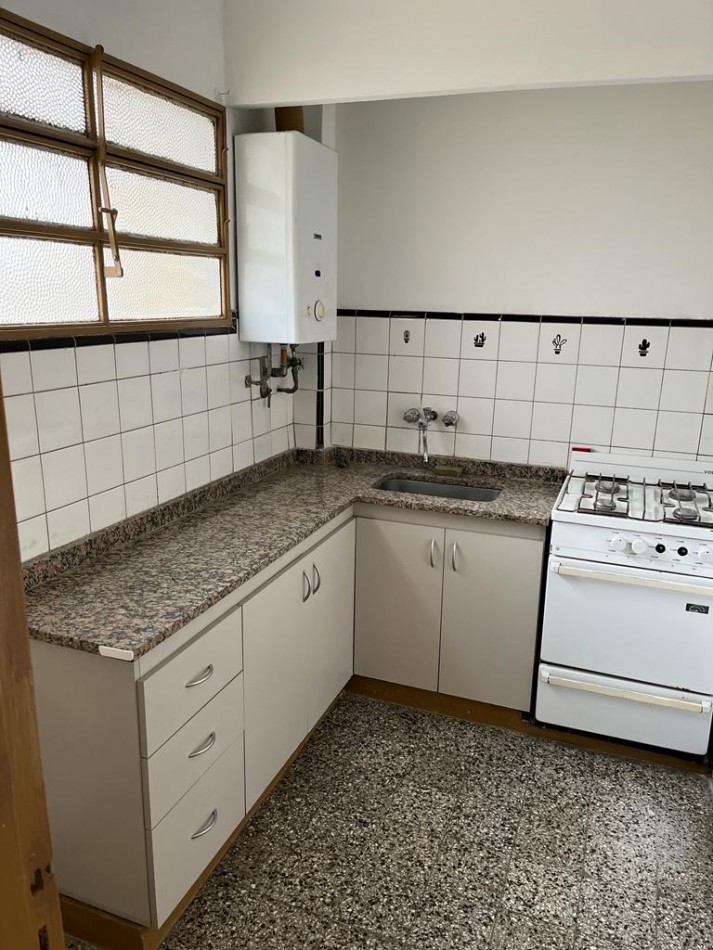 Emilio Castro 6800. Departamento 2 ambientes frente.