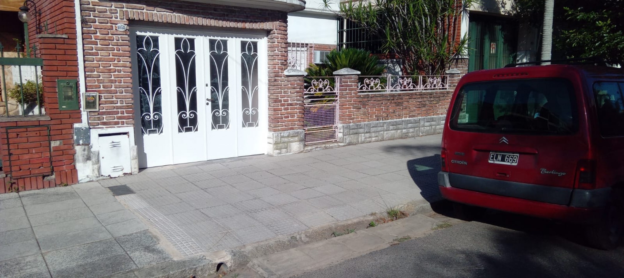 Cañada de Gomez 1000. Casa 3 ambientes.