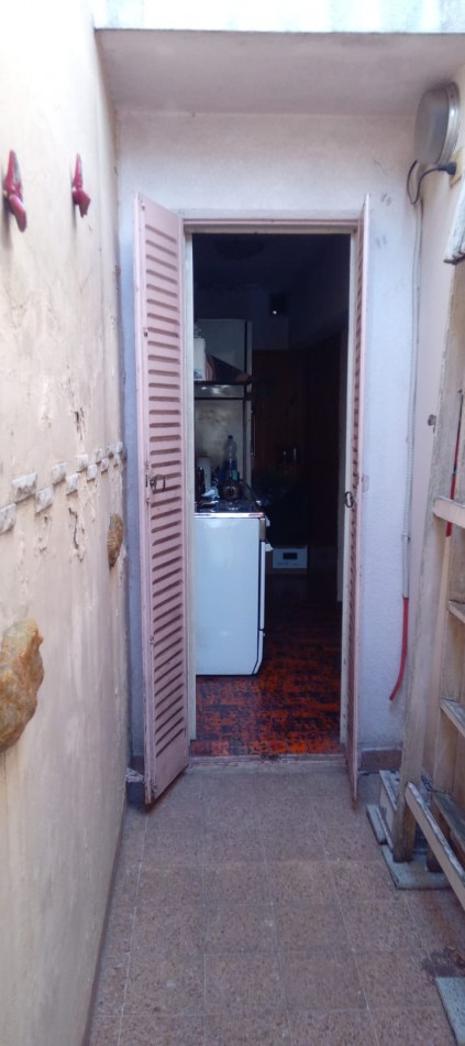 Cañada de Gomez 1000. Casa 3 ambientes.