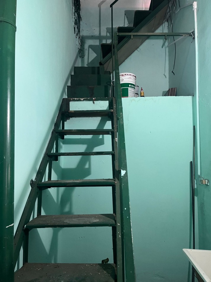 Chascomus 5200. PH 2 ambientes al frente con terraza.