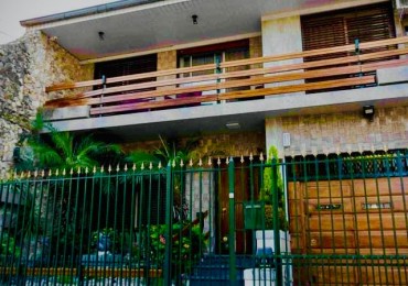 Caaguazú 7300. Chalet 4 ambientes.