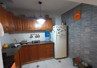 Acassuso 6600. PH 2 ambientes.