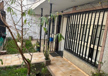 Cavia 588. Casa chalet de 3 ambientes.