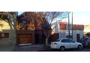 Cafayate 1100. Chalet 4 ambientes.