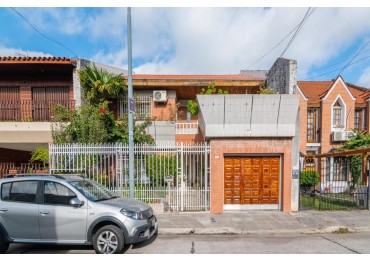 Saladillo 1400. Chalet 4 ambientes.