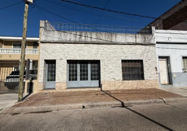 Pila 7300. Casa 5 ambientes.