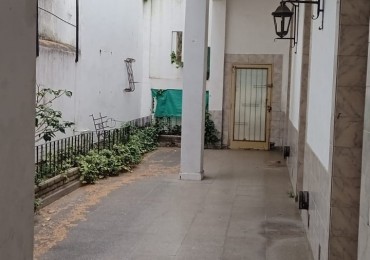 Montiel 700. Casa 4 ambientes a refaccionar.