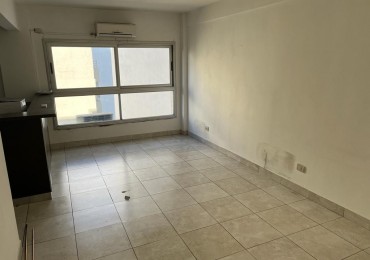 Directorio 600. Departamento 2 ambientes contrafrente.